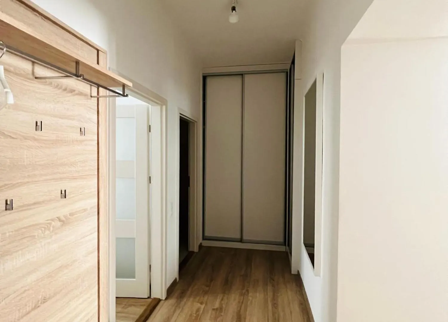 Warsaw Apartament 0*,